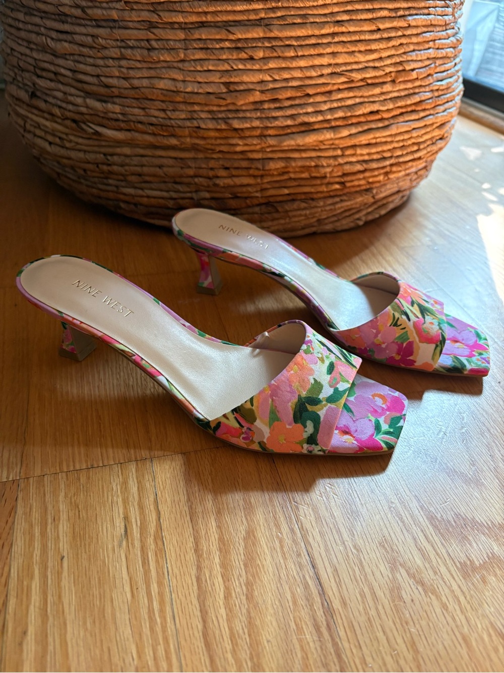 NWOT Nine West Pink Floral Open-Toe Kitten Heel Mules - Size 9